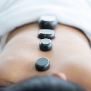 Мaссaж с кaмнями лавы 30 мин